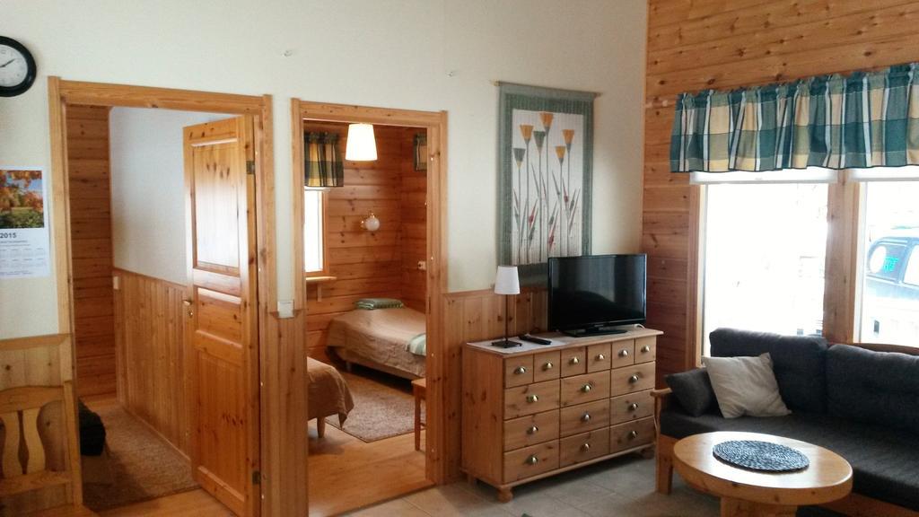 Petaejaekylae Villa Kuusamo Rum bild
