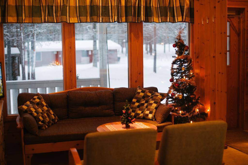 Petaejaekylae Villa Kuusamo Rum bild
