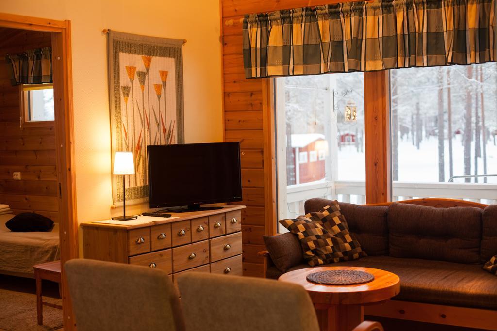 Petaejaekylae Villa Kuusamo Rum bild